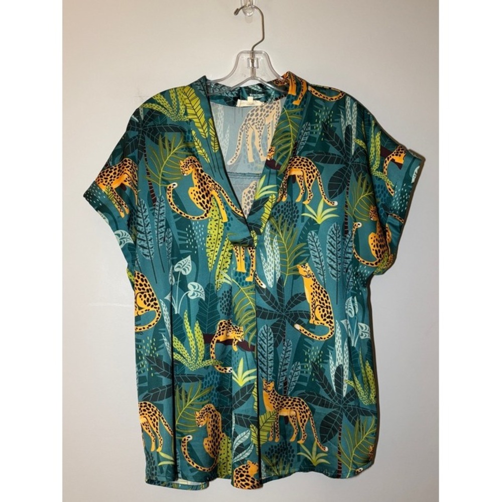 Entro Blouse Womens Large Teal Leopard Jungle Print Satin V-Neck Short Sleeve - Picture 4 of 9